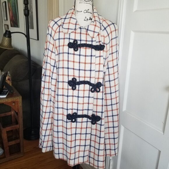 Country Place Vintage Plaid Lined Cape - Picture 2 of 13